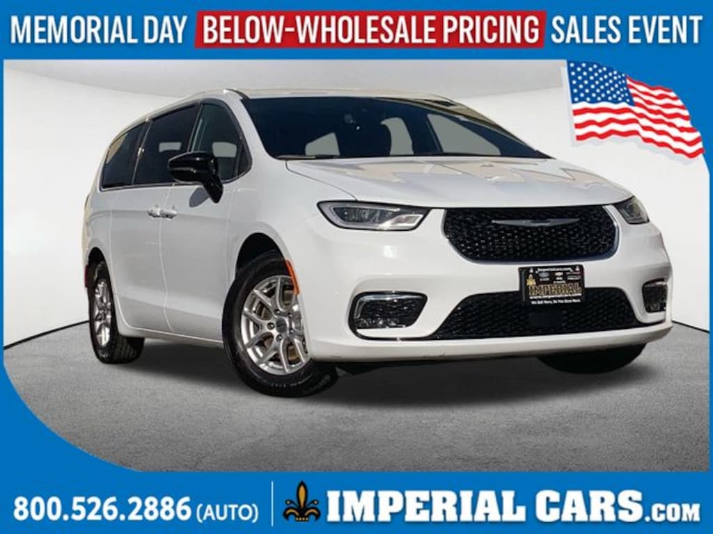 Used 2025 Chrysler Pacifica Select Van Passenger Van