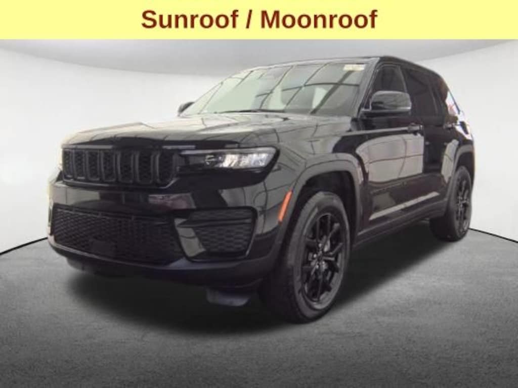 Used 2025 Jeep Grand Cherokee Laredo SUV