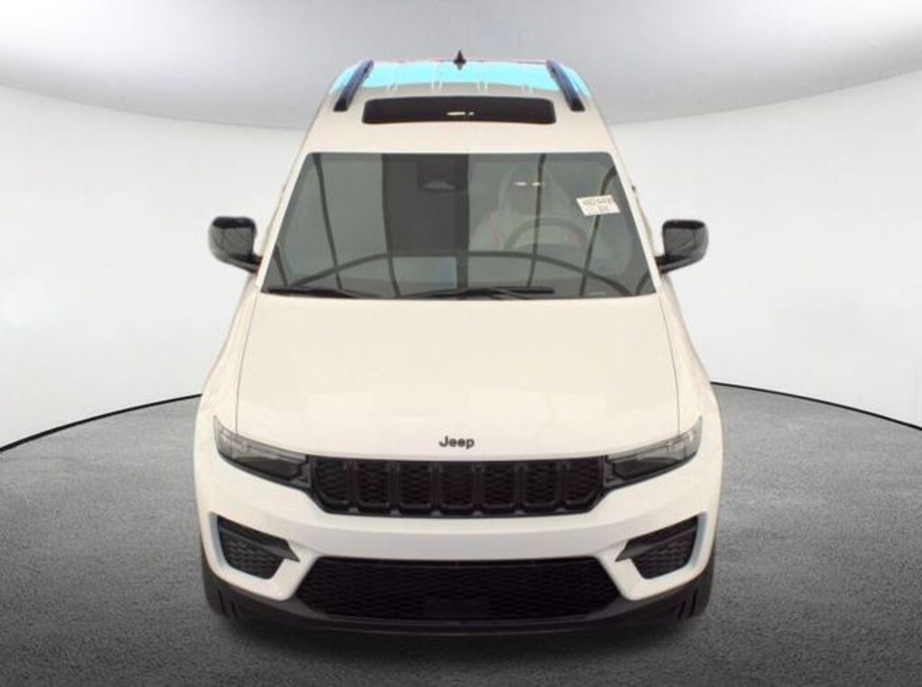 Used 2023 Jeep Grand Cherokee Laredo SUV