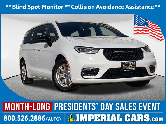 2025 Chrysler Pacifica Select