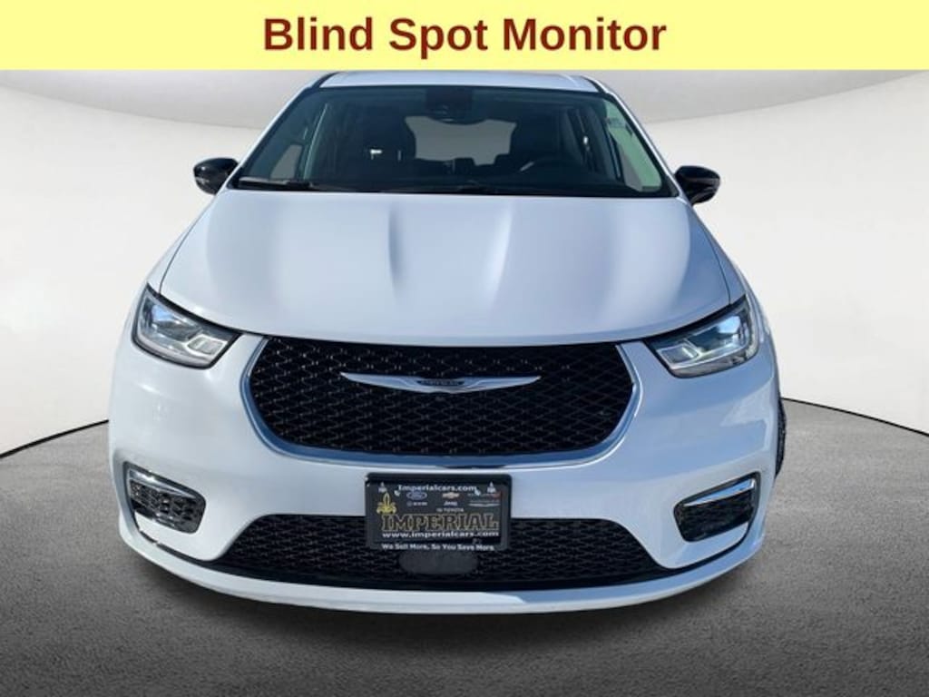 Used 2024 Chrysler Pacifica Touring L Van Passenger Van