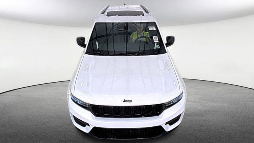Used 2023 Jeep Grand Cherokee Laredo SUV