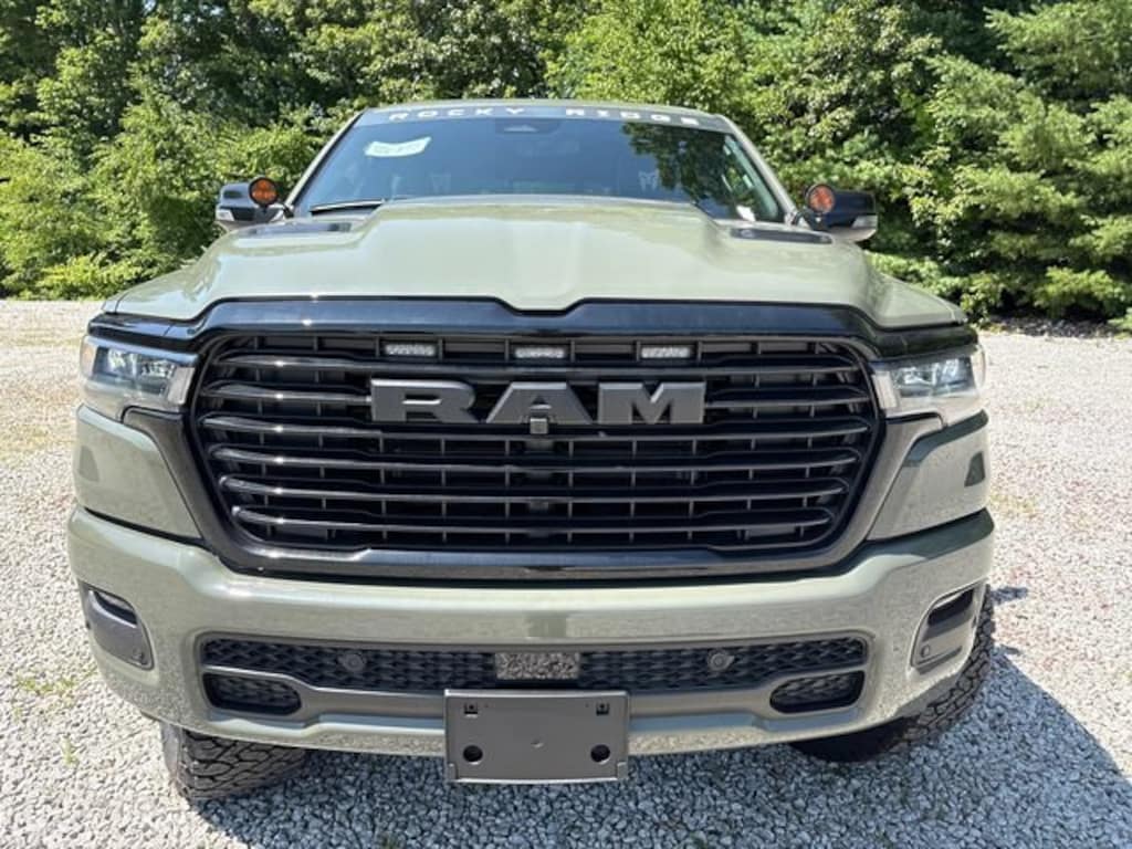 New 2026 Ram 1500 LARAMIE CREW CAB 4X4 5'7 BOX Pickup