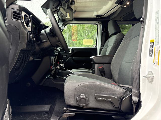2025 Jeep Wrangler 4-Door Willys - Photo 38