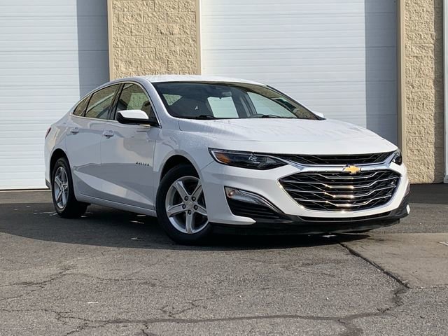 2024 Chevrolet Malibu LS photo 2