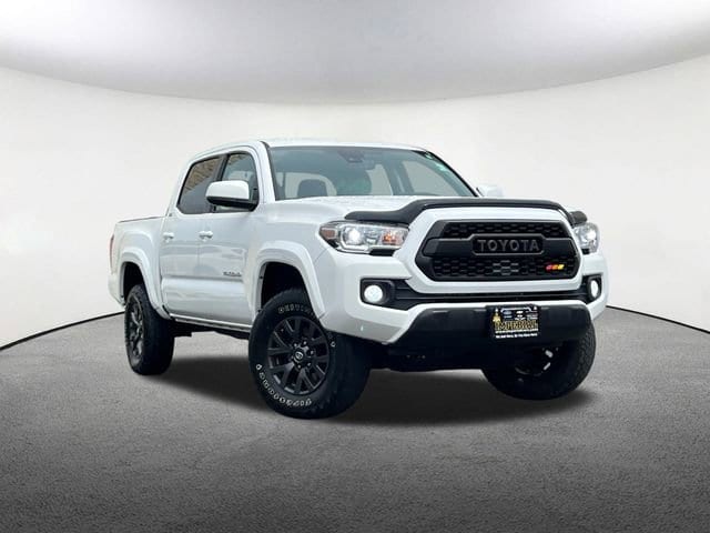 Used 2021 Toyota Tacoma SR5 with VIN 3TMCZ5AN5MM391725 for sale in Mendon, MA