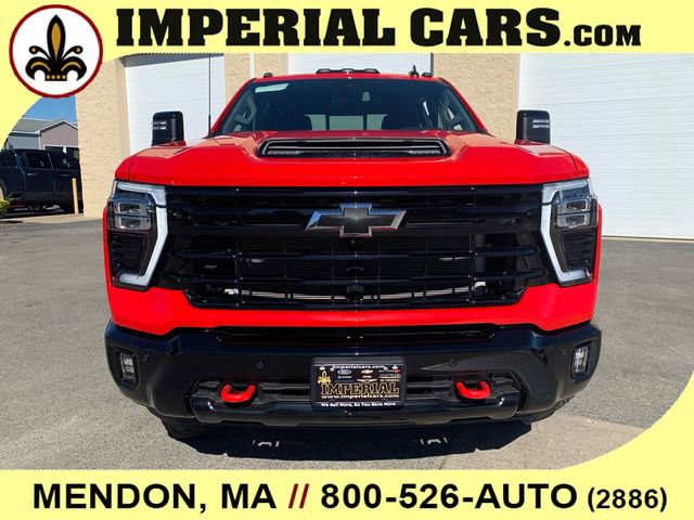 2025 Chevrolet Silverado 2500HD LT photo 3