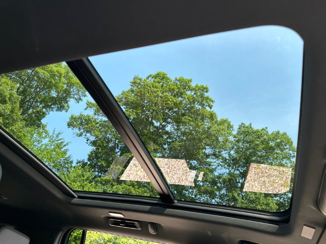 2026 Chevrolet Suburban Z71 - Photo 18