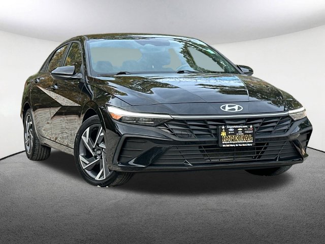 Used 2025 Hyundai Elantra SEL Sport Sedan