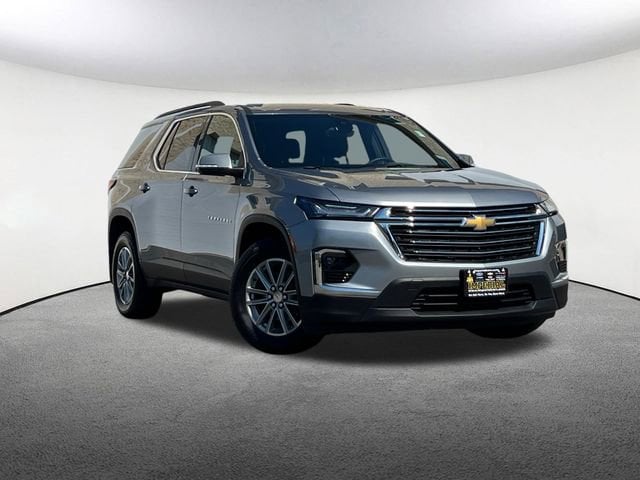 Used 2023 Chevrolet Traverse LT with VIN 1GNEVGKW2PJ322409 for sale in Mendon, MA