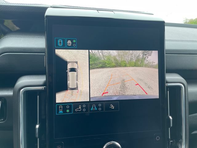 2025 GMC Yukon Denali - Photo 36