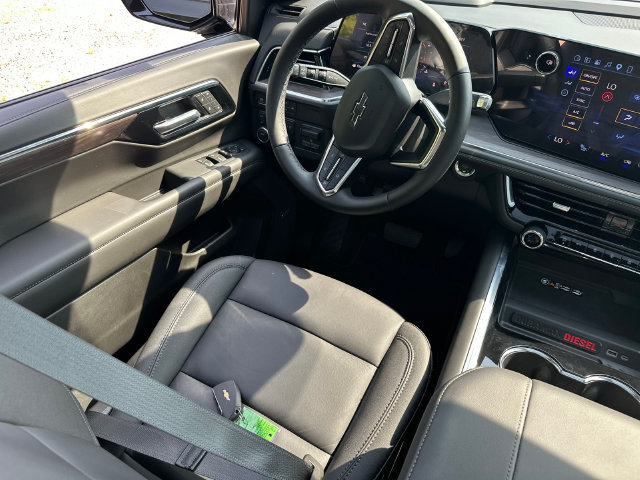 2026 Chevrolet Suburban Z71 - Photo 24