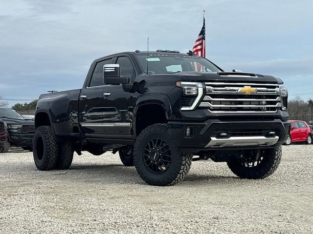2026 Chevrolet Silverado 3500HD High Country's photo