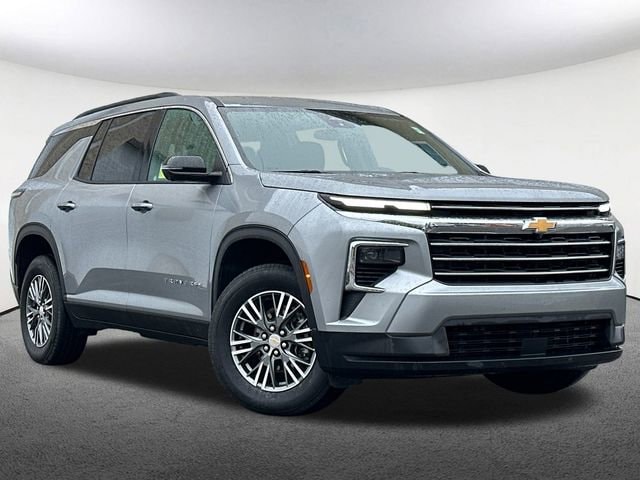Used 2024 Chevrolet Traverse 2LT with VIN 1GNEVGKS5RJ176801 for sale in Mendon, MA