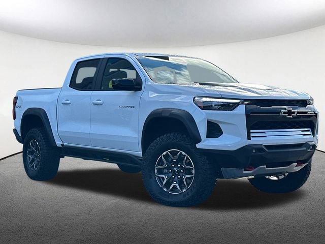 2024 Chevrolet Colorado ZR2 photo 2
