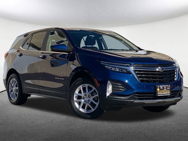 2022 Chevrolet Equinox LT photo 2