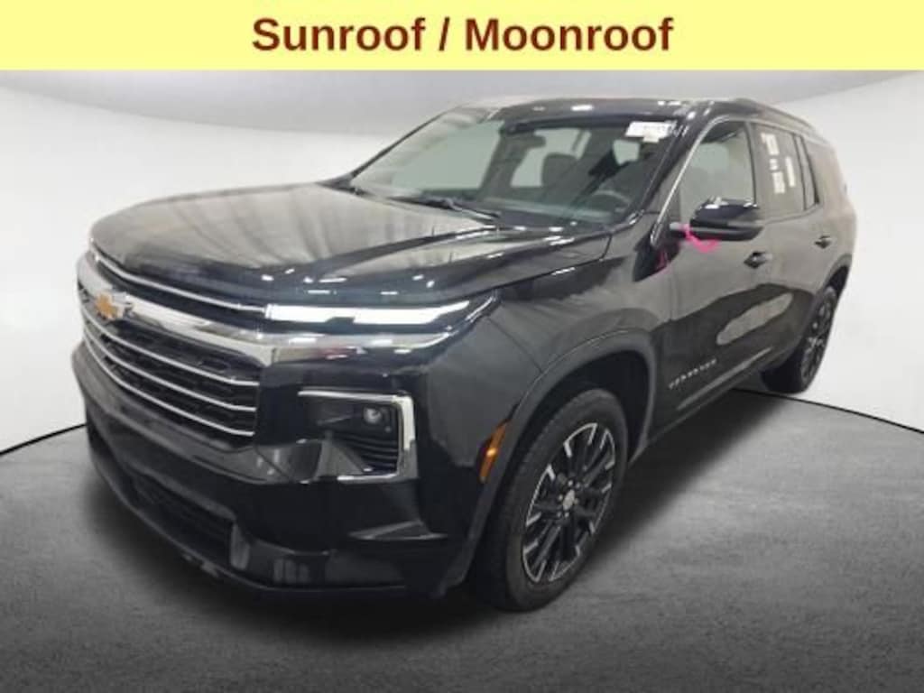 Used 2025 Chevrolet Traverse LT SUV