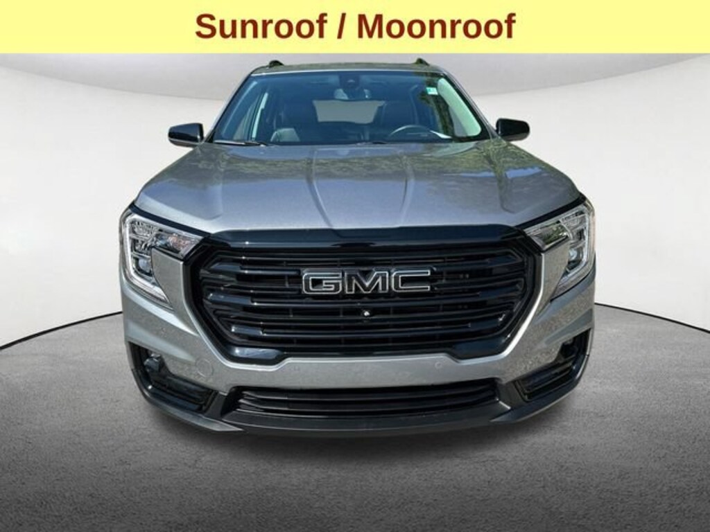 Used 2024 GMC Terrain SLT SUV