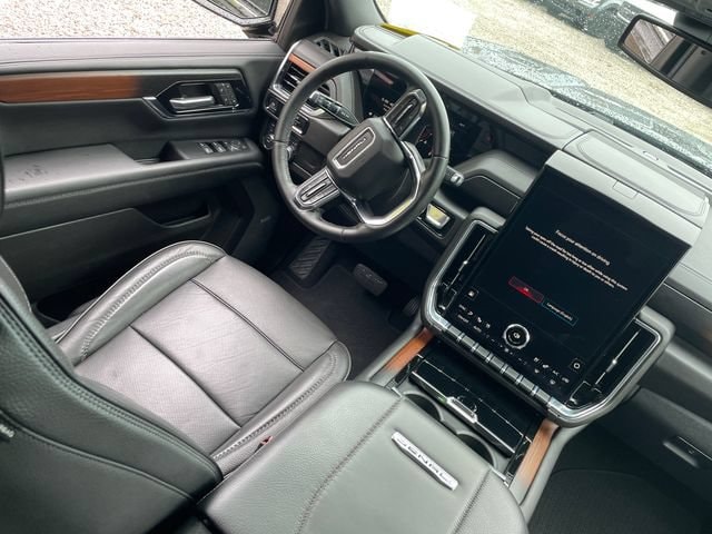 2025 GMC Yukon Denali - Photo 25