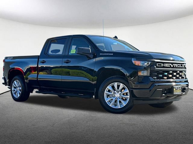 2022 Chevrolet Silverado 1500 Custom photo 2