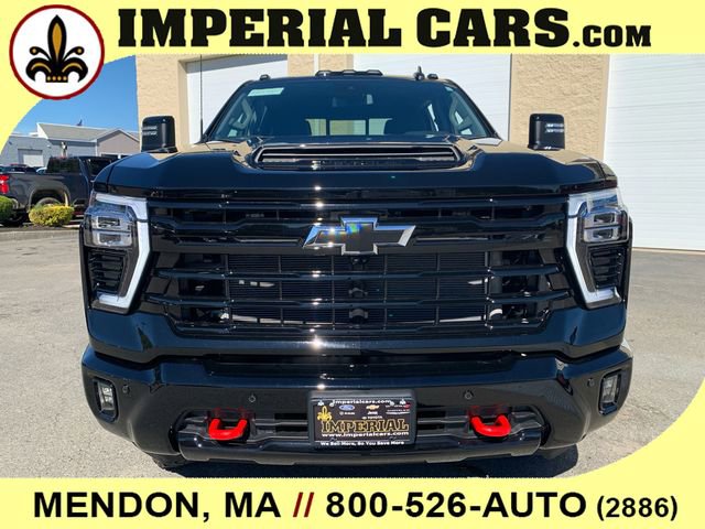 2025 Chevrolet Silverado 2500HD LT photo 2