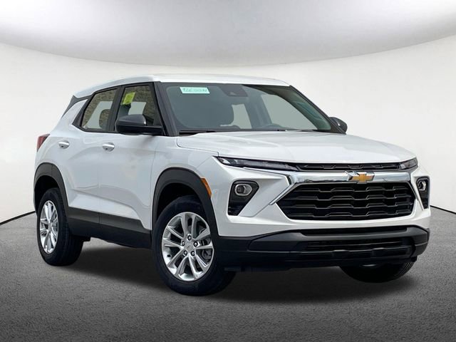 2026 Chevrolet Trailblazer LS photo 2