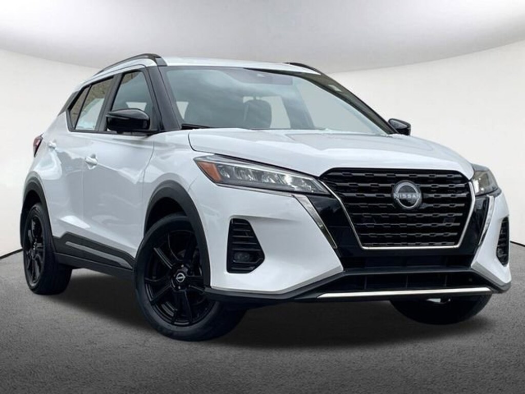 Used 2024 Nissan Kicks SR SUV