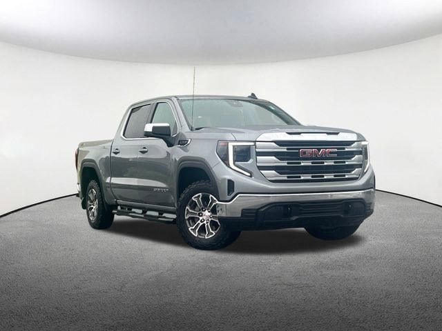 Used 2024 GMC Sierra 1500 SLE with VIN 1GTUUBED4RZ105596 for sale in Mendon, MA