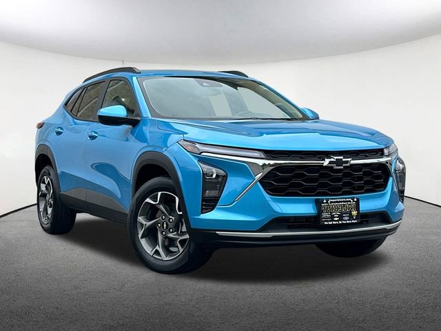 Used 2025 Chevrolet Trax LT with VIN KL77LHEP5SC108798 for sale in Mendon, MA
