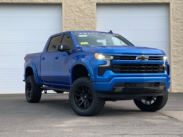 2025 Chevrolet Silverado 1500 RST photo 2