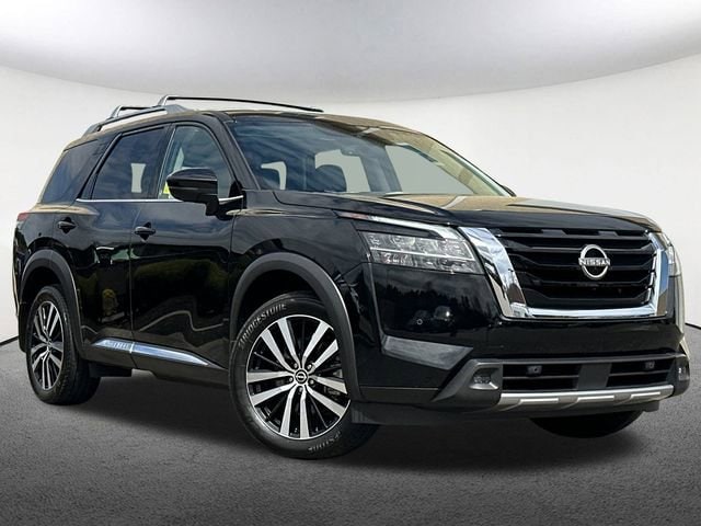 Used 2023 Nissan Pathfinder Platinum with VIN 5N1DR3DJ4PC229815 for sale in Mendon, MA