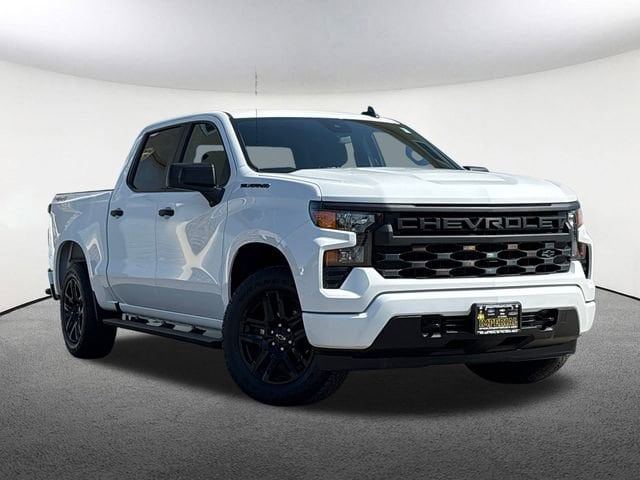 Used 2022 Chevrolet Silverado 1500 Custom with VIN 1GCPDBEK2NZ558377 for sale in Mendon, MA