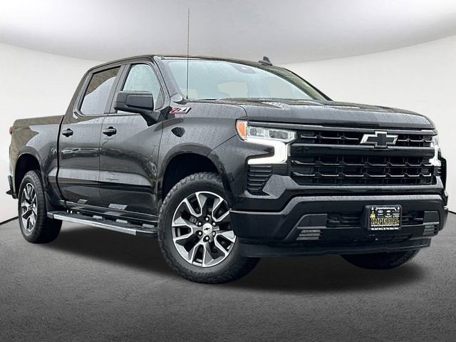 Used 2022 Chevrolet Silverado 1500 RST with VIN 1GCUDEED6NZ587581 for sale in Mendon, MA