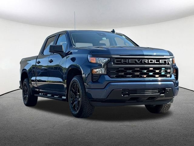 Used 2022 Chevrolet Silverado 1500 Custom with VIN 1GCPDBEK1NZ621730 for sale in Mendon, MA