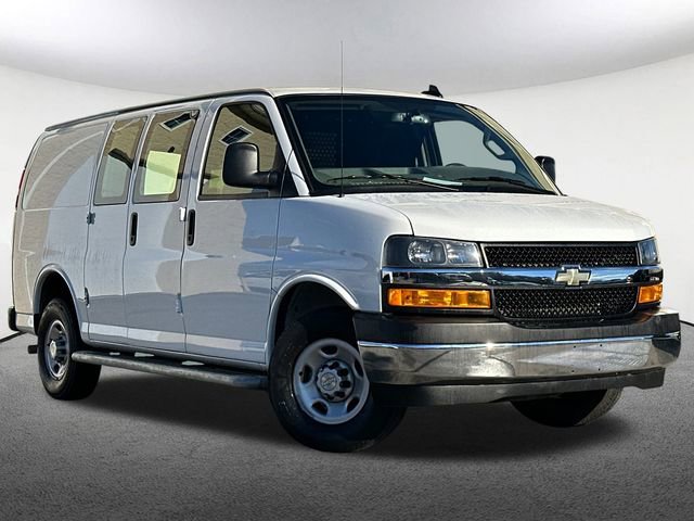 2024 Chevrolet Express 2500 Cargo Van photo 2