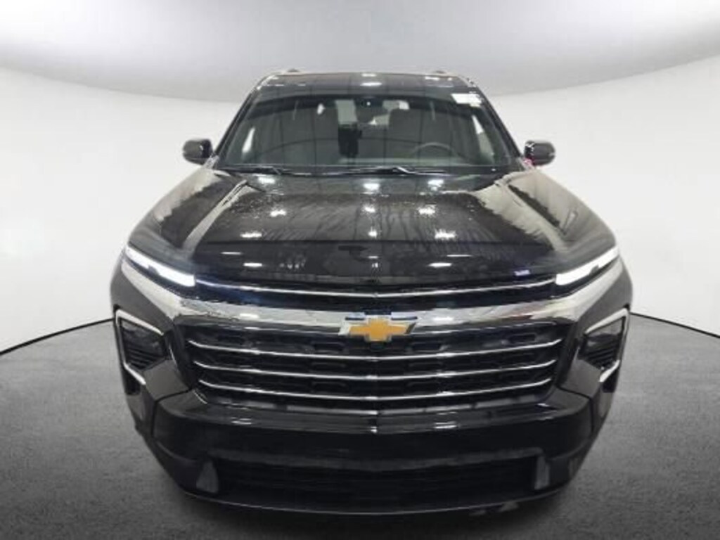 Used 2025 Chevrolet Traverse LT SUV