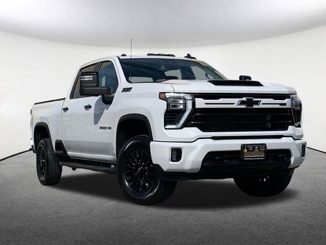 2024 Chevrolet Silverado 2500HD LT photo 2