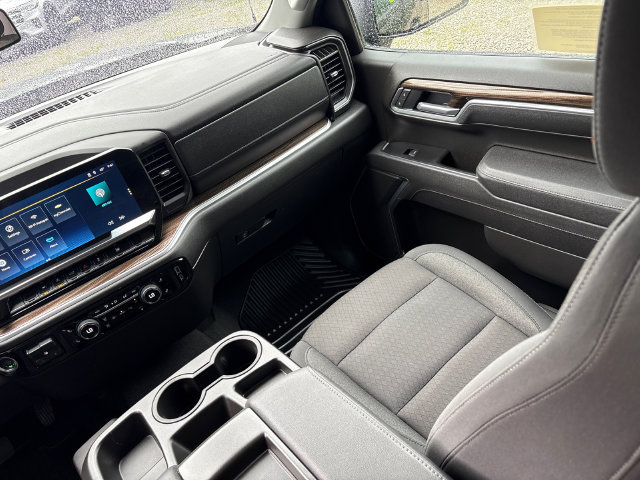 2025 Chevrolet Silverado 1500 LT - Photo 22