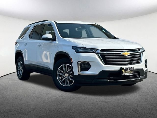 Used 2023 Chevrolet Traverse 1LT with VIN 1GNEVGKW9PJ131568 for sale in Mendon, MA