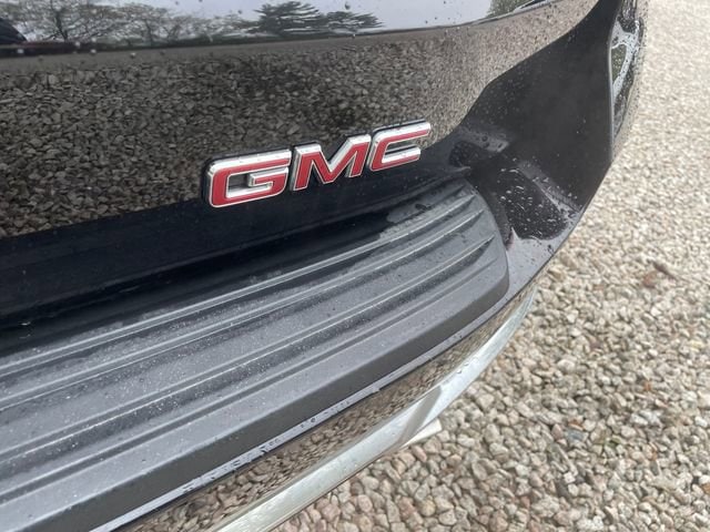 2025 GMC Yukon Denali - Photo 14