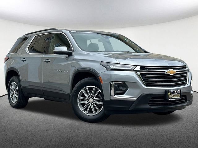 Used 2023 Chevrolet Traverse 1LT with VIN 1GNEVGKWXPJ123687 for sale in Mendon, MA