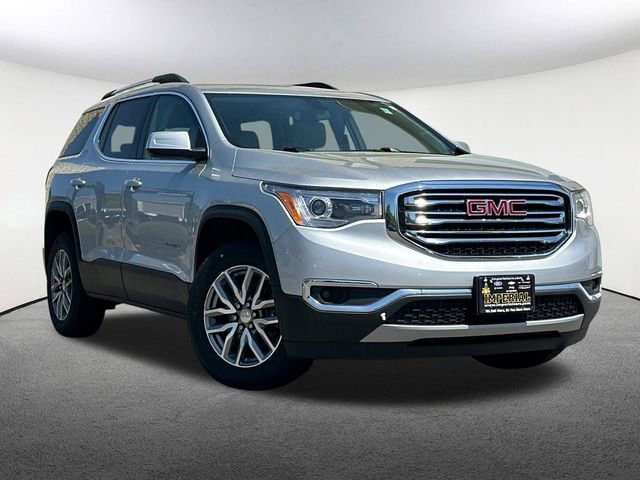 Used 2018 GMC Acadia SLE-2 with VIN 1GKKNSLA8JZ137165 for sale in Mendon, MA