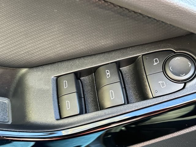 2025 Chevrolet Equinox LT - Photo 25