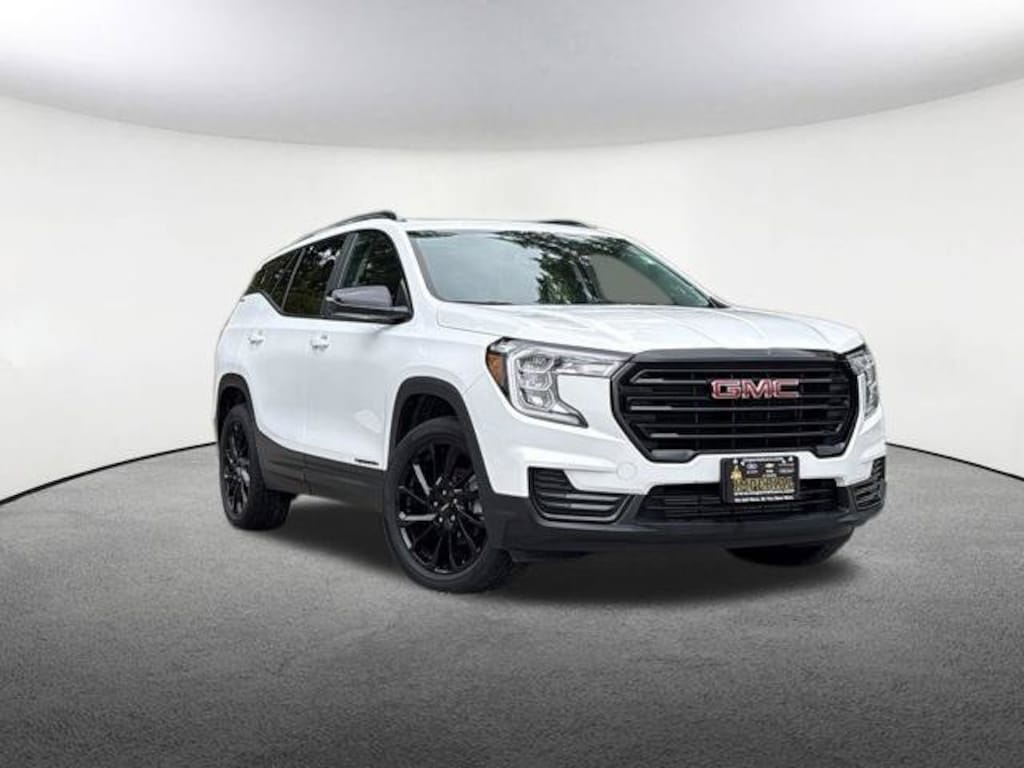 Used 2023 GMC Terrain SLE SUV
