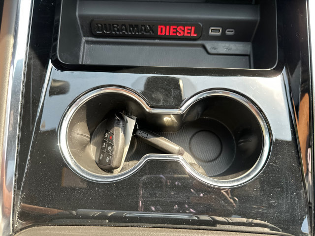 2026 Chevrolet Suburban Z71 - Photo 37