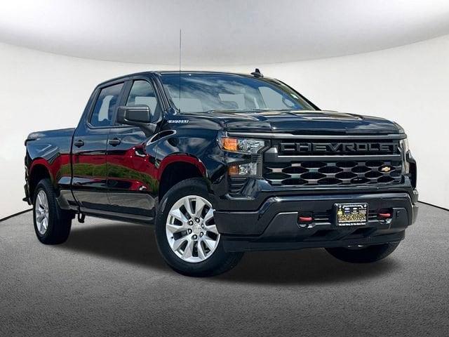 Used 2022 Chevrolet Silverado 1500 Custom with VIN 1GCPDBEKXNZ557820 for sale in Mendon, MA