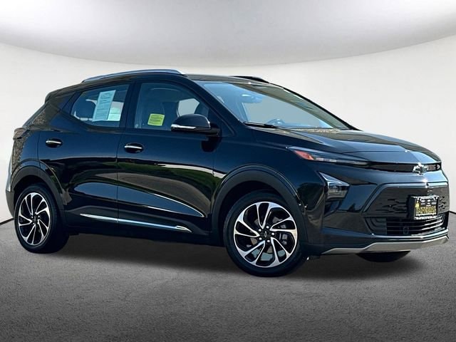 Used 2023 Chevrolet Bolt EUV Premier with VIN 1G1FZ6S06P4190026 for sale in Mendon, MA