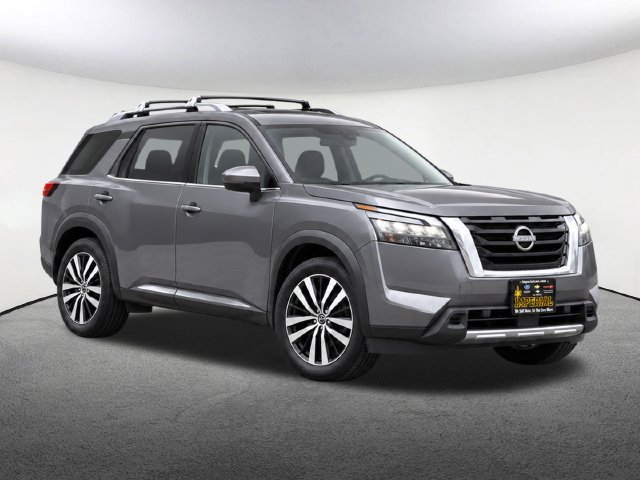 Used 2025 Nissan Pathfinder Platinum 4WD SUV