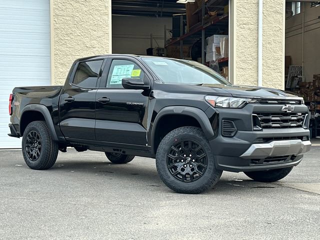 2026 Chevrolet Colorado Trail Boss photo 2