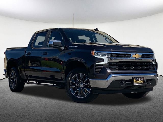 2022 Chevrolet Silverado 1500 LT photo 2